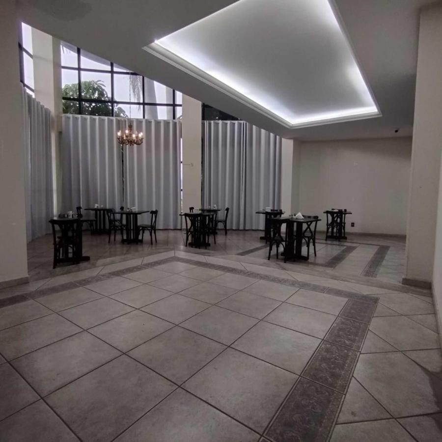 Hotel Summit